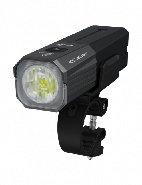 La Fenix BC22R est une lampe de vélo de route rechargeable haute perfo